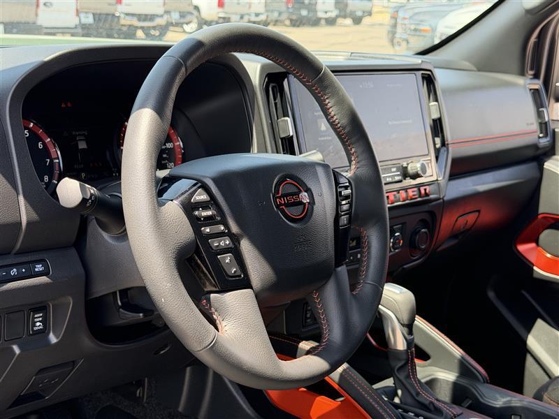 Nissan Frontier PRO-4X Crew Cab 4WD 2026