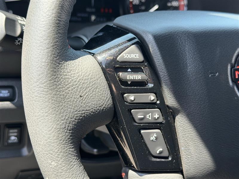 Nissan Frontier PRO-4X Crew Cab 4WD 2026