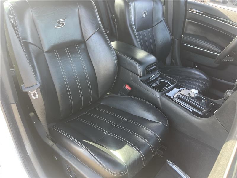 Chrysler 300 S V6 2023