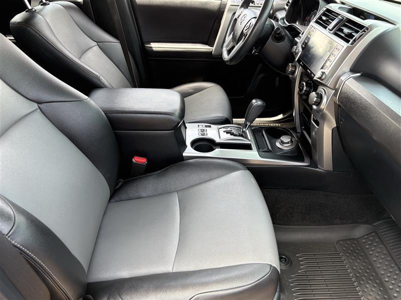 Toyota 4Runner SR5 4WD 2020