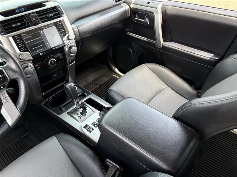 Toyota 4Runner SR5 4WD 2020