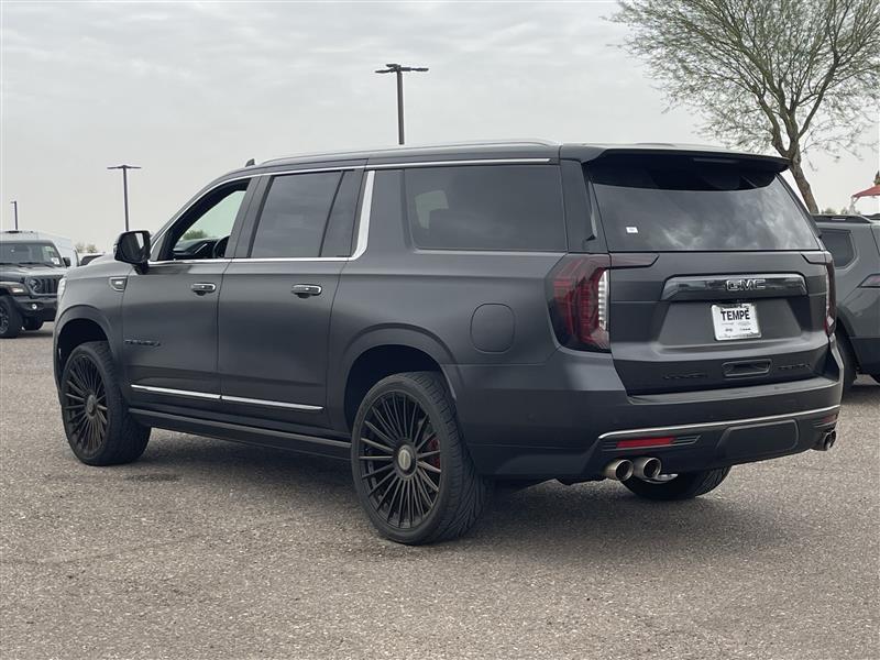 GMC Yukon XL Denali Ultimate 4WD 2023