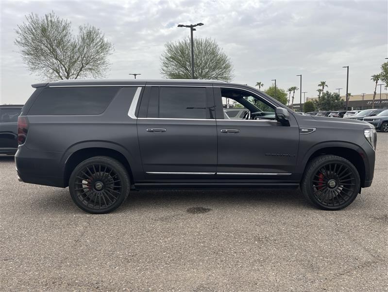 GMC Yukon XL Denali Ultimate 4WD 2023