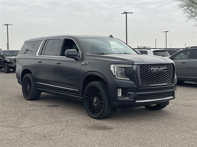 GMC Yukon XL Denali Ultimate 4WD 2023