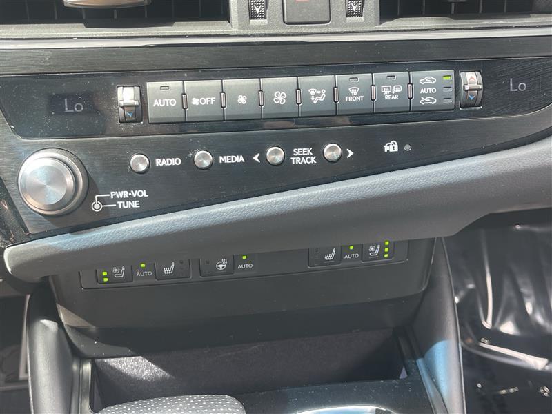 Lexus ES 350 F SPORT 2023