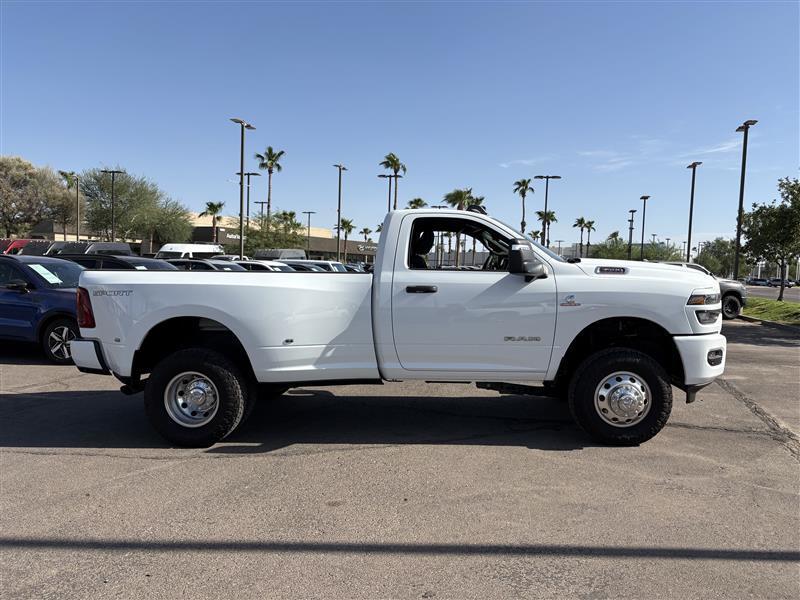 RAM 3500 Big Horn Regular Cab 4WD DRW 2026