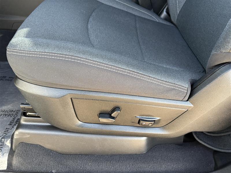 RAM 3500 Big Horn Regular Cab 4WD DRW 2026