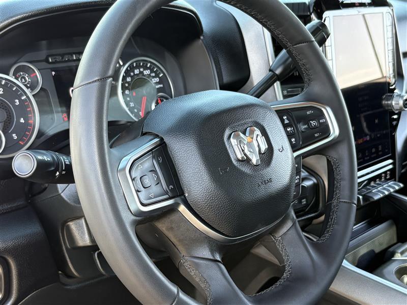 RAM 3500 Big Horn Regular Cab 4WD DRW 2026