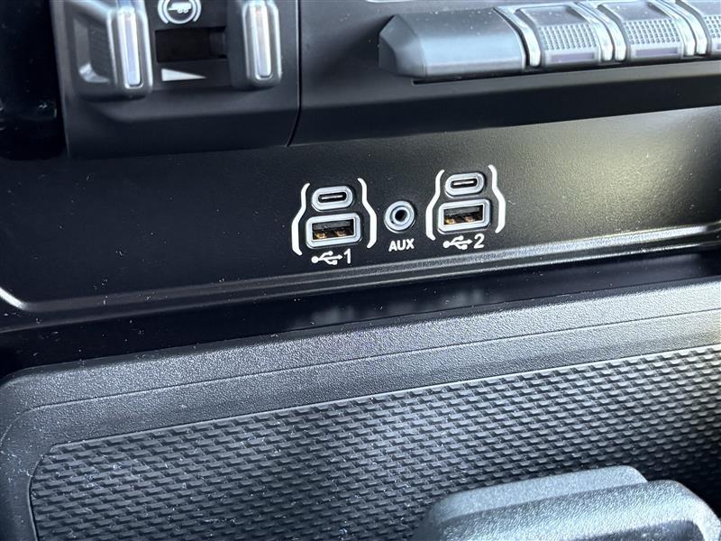 RAM 3500 Big Horn Regular Cab 4WD DRW 2026