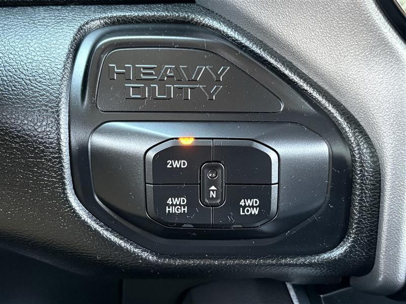 RAM 3500 Big Horn Regular Cab 4WD DRW 2026