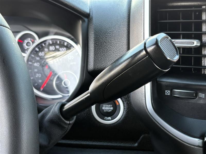 RAM 3500 Big Horn Regular Cab 4WD DRW 2026