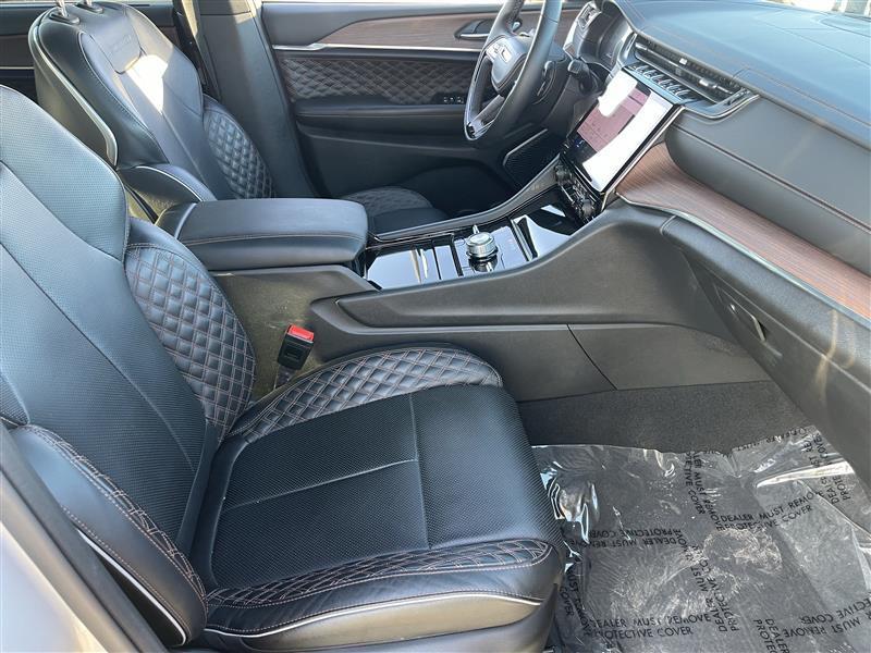 Jeep Grand Cherokee L Summit 4WD 2025