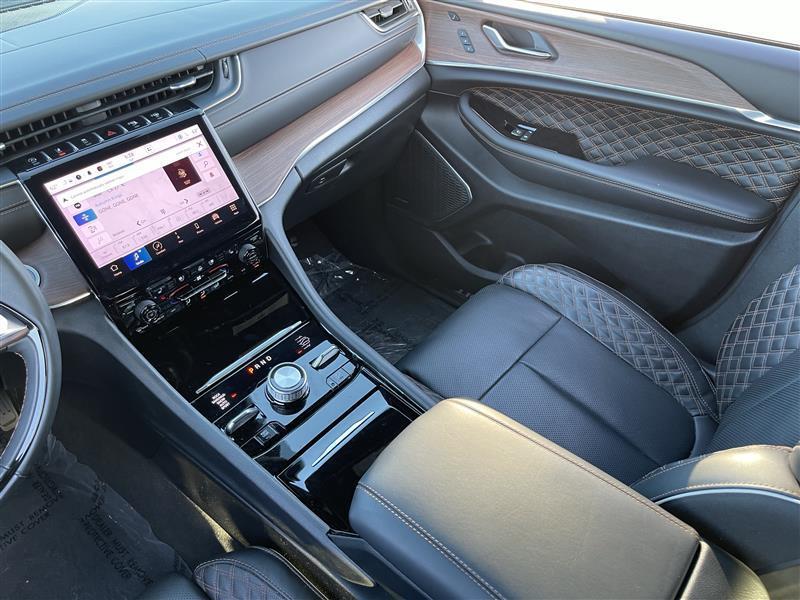 Jeep Grand Cherokee L Summit 4WD 2025