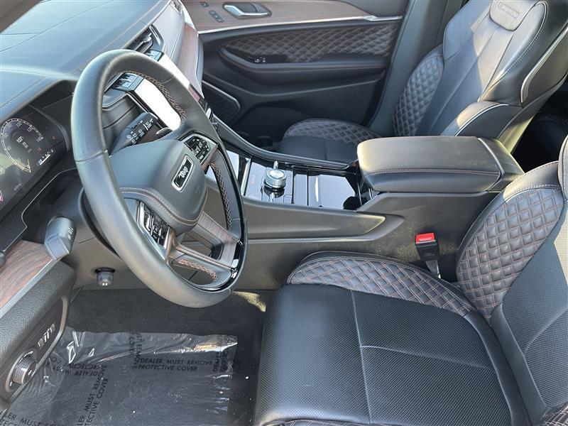 Jeep Grand Cherokee L Summit 4WD 2025