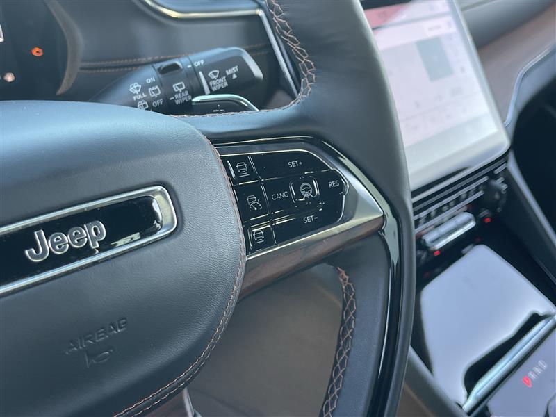 Jeep Grand Cherokee L Summit 4WD 2025