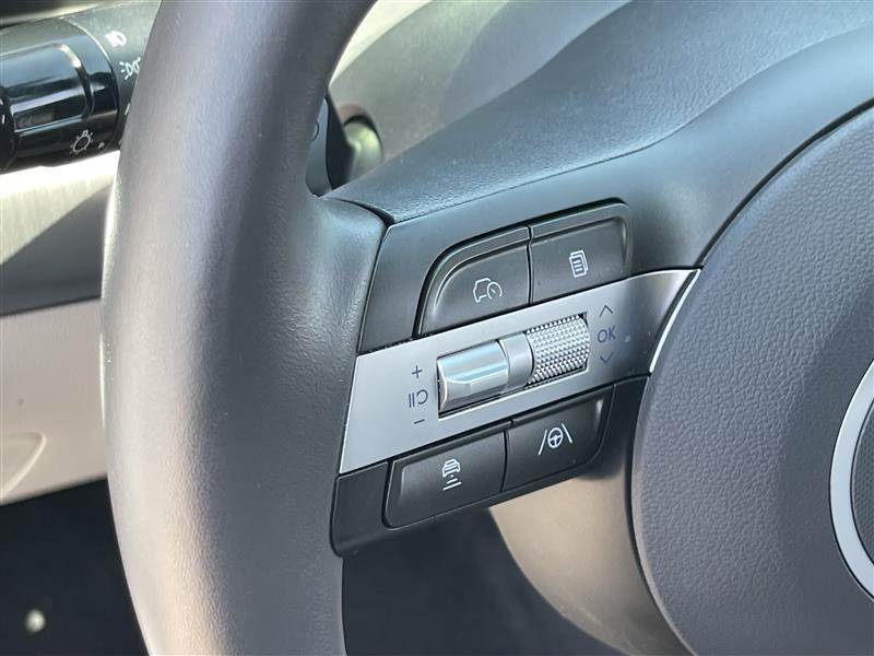 Hyundai Kona EV SEL 2025