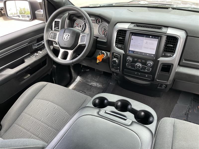 RAM 1500 SLT Quad Cab 4WD 2022