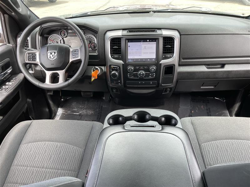 RAM 1500 SLT Quad Cab 4WD 2022