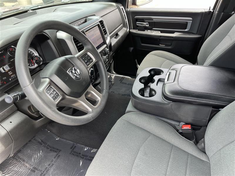 RAM 1500 SLT Quad Cab 4WD 2022