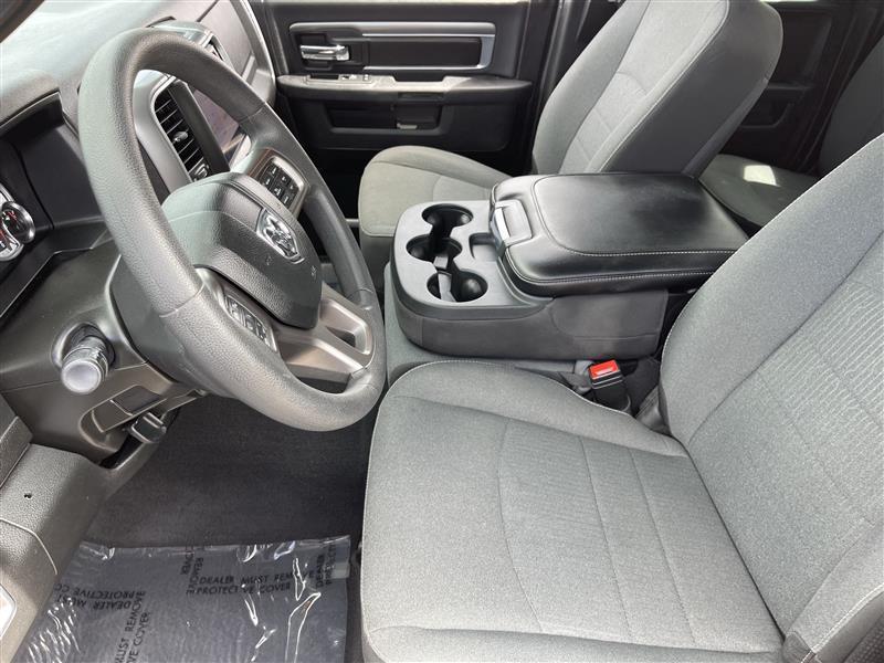 RAM 1500 SLT Quad Cab 4WD 2022