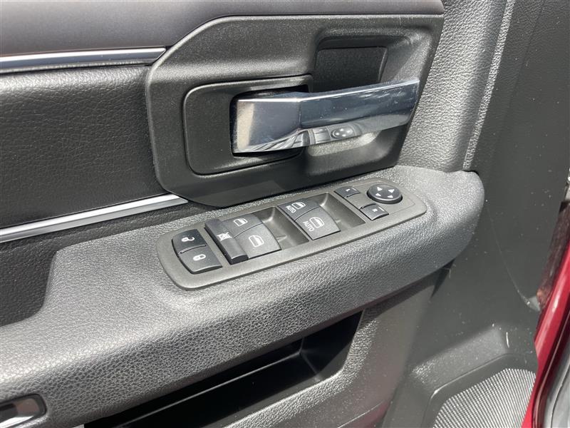 RAM 1500 SLT Quad Cab 4WD 2022