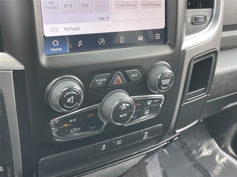 RAM 1500 SLT Quad Cab 4WD 2022