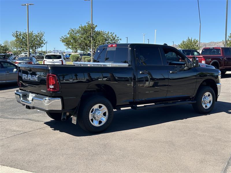 RAM 2500 Tradesman Crew Cab SWB 4WD 2025