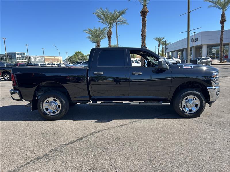 RAM 2500 Tradesman Crew Cab SWB 4WD 2025