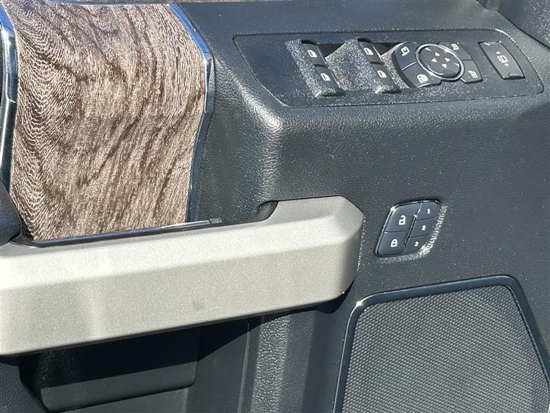 Ford F-250 SD Lariat Crew Cab 2WD 2018