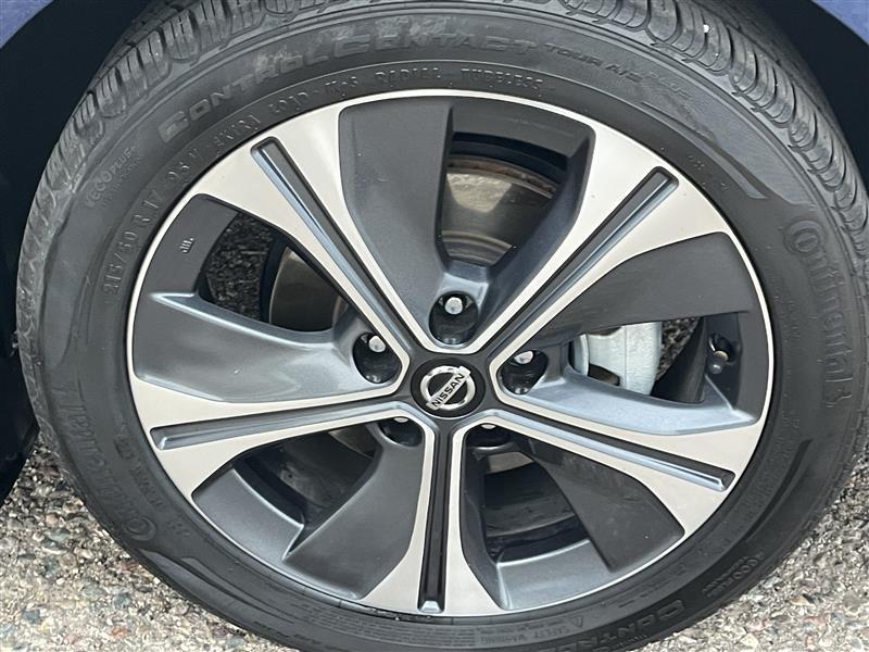 Nissan Leaf SV 2022