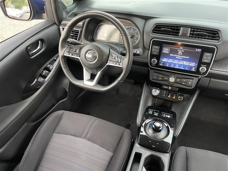 Nissan Leaf SV 2022