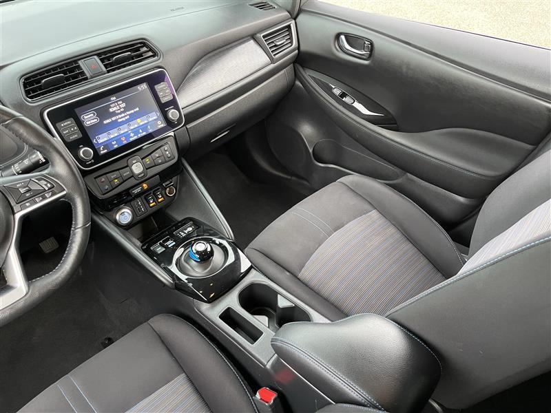 Nissan Leaf SV 2022