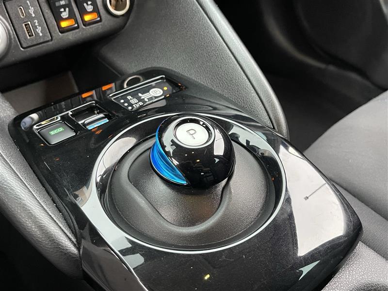 Nissan Leaf SV 2022