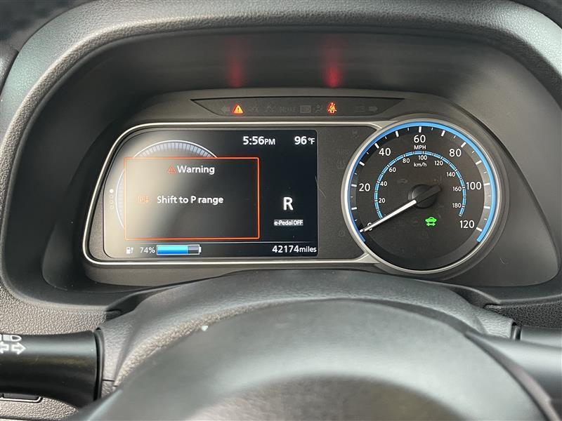 Nissan Leaf SV 2022