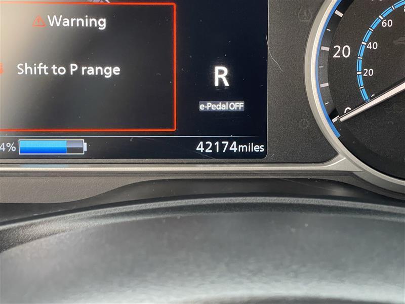 Nissan Leaf SV 2022