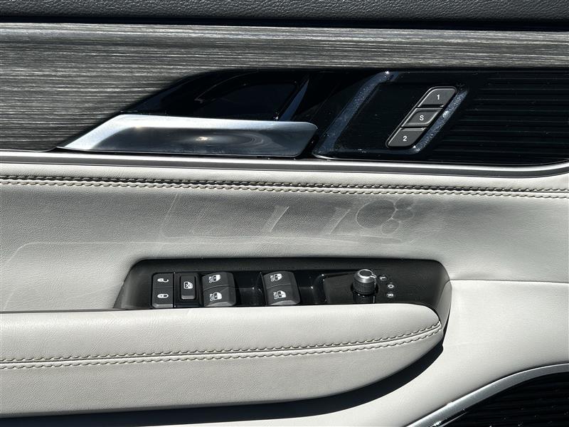 Jeep Wagoneer Series III 4WD 2022