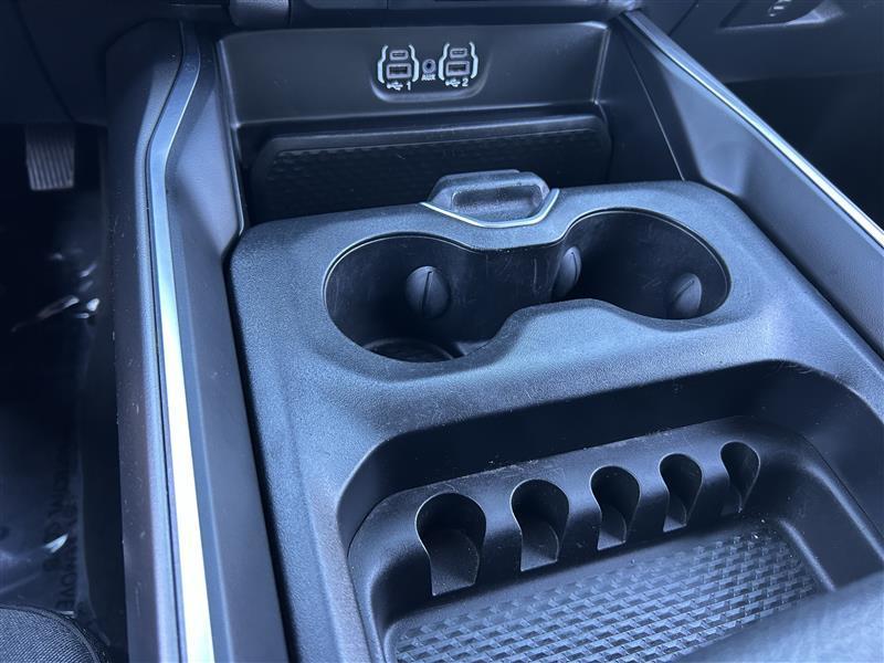 RAM 1500 Big Horn Quad Cab 2WD 2024
