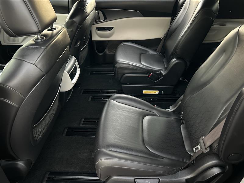 Kia Carnival LX Seat Package 2024