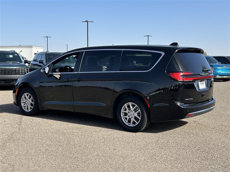 Chrysler Pacifica Select 2025