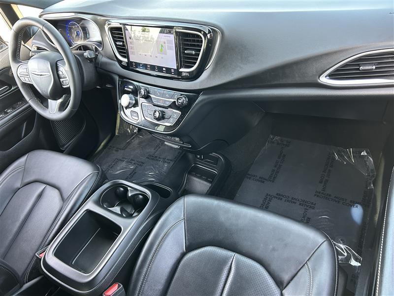 Chrysler Pacifica Select 2025