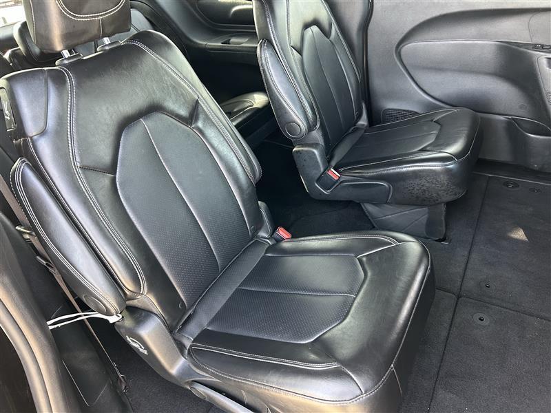 Chrysler Pacifica Select 2025