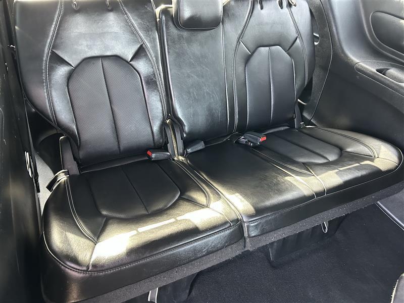 Chrysler Pacifica Select 2025