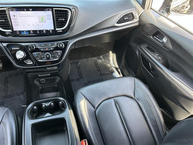 Chrysler Pacifica Select 2025