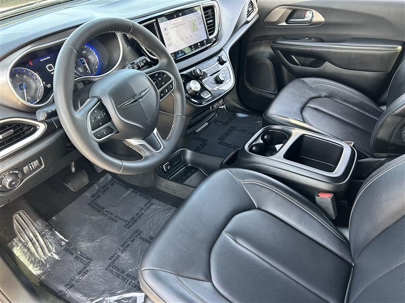 Chrysler Pacifica Select 2025