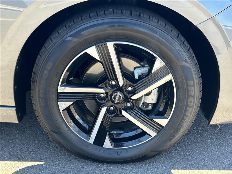 Nissan Sentra SV 2025