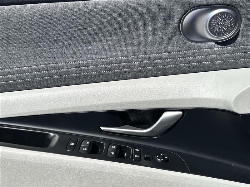Hyundai Elantra Limited 2025