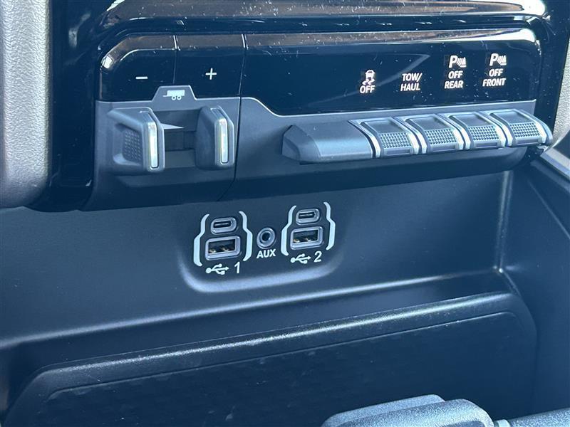 RAM 1500 Laramie Crew Cab SWB 2WD 2022