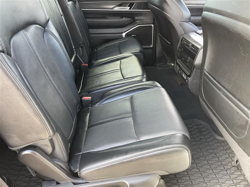 Jeep Wagoneer Series II 2024