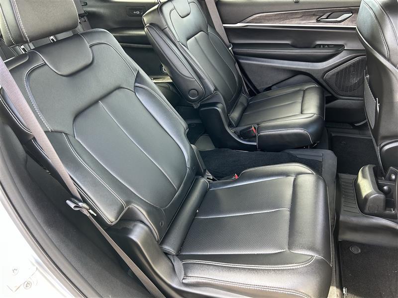 Jeep Grand Cherokee L Limited 4WD 2025