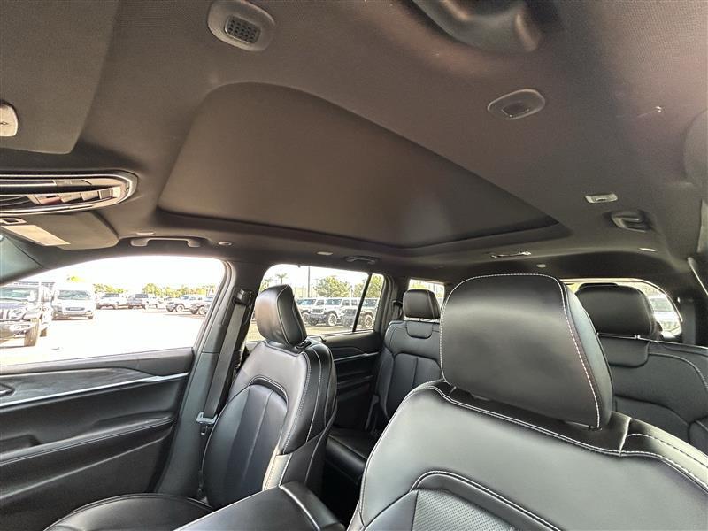 Jeep Grand Cherokee L Limited 4WD 2025
